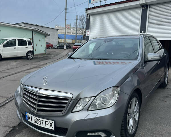 Сірий Мерседес Е-Клас, об'ємом двигуна 2.2 л та пробігом 246 тис. км за 12000 $, фото 28 на Automoto.ua