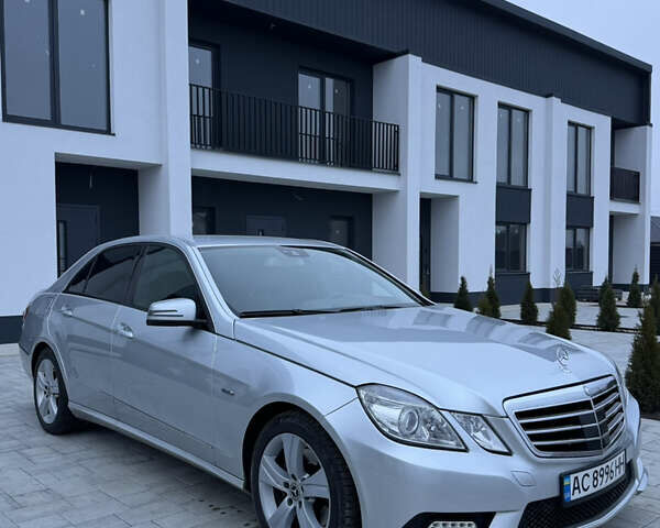 Серый Мерседес Е-Класс, объемом двигателя 3 л и пробегом 315 тыс. км за 12999 $, фото 3 на Automoto.ua