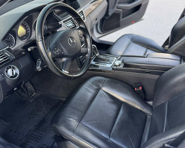 Сірий Мерседес Е-Клас, об'ємом двигуна 2.2 л та пробігом 325 тис. км за 12400 $, фото 10 на Automoto.ua