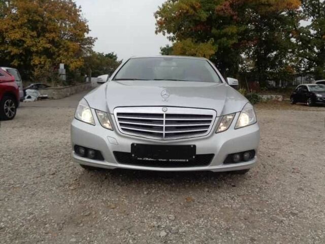 Серый Мерседес Е-Класс, объемом двигателя 2.1 л и пробегом 287 тыс. км за 9550 $, фото 1 на Automoto.ua