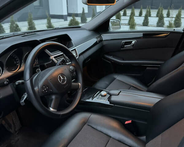 Серый Мерседес Е-Класс, объемом двигателя 3 л и пробегом 315 тыс. км за 12999 $, фото 9 на Automoto.ua