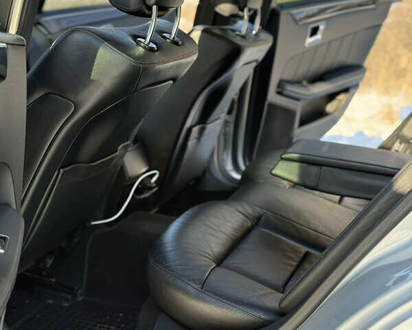 Сірий Мерседес Е-Клас, об'ємом двигуна 2.2 л та пробігом 328 тис. км за 12400 $, фото 14 на Automoto.ua