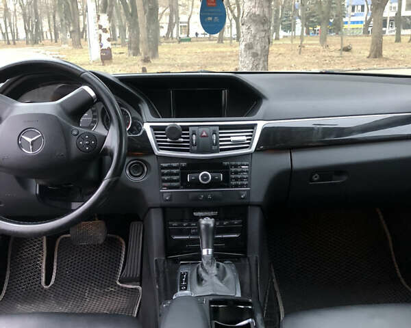 Серый Мерседес Е-Класс, объемом двигателя 2 л и пробегом 249 тыс. км за 10700 $, фото 8 на Automoto.ua