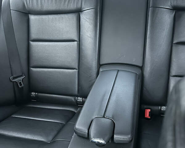 Серый Мерседес Е-Класс, объемом двигателя 2.2 л и пробегом 246 тыс. км за 12000 $, фото 27 на Automoto.ua