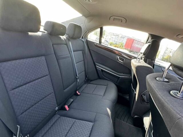 Серый Мерседес Е-Класс, объемом двигателя 2.1 л и пробегом 287 тыс. км за 9550 $, фото 15 на Automoto.ua