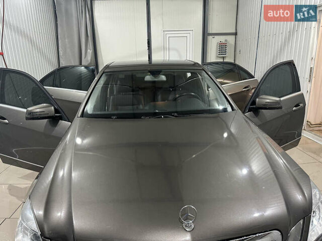 Серый Мерседес Е-Класс, объемом двигателя 2.2 л и пробегом 280 тыс. км за 11900 $, фото 14 на Automoto.ua