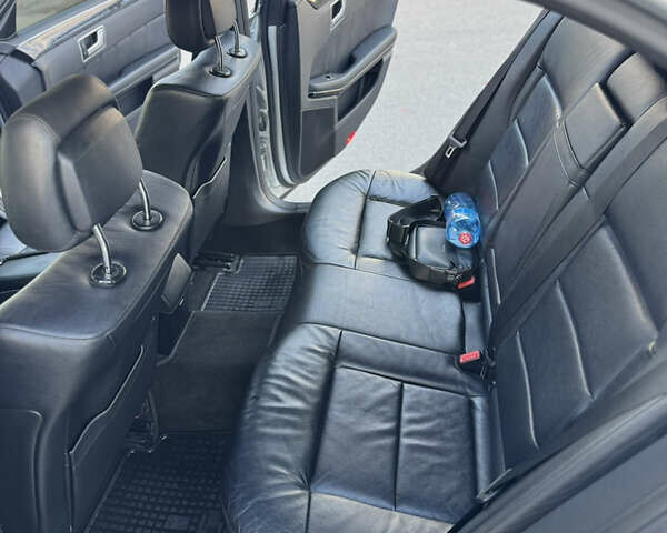 Сірий Мерседес Е-Клас, об'ємом двигуна 2.2 л та пробігом 325 тис. км за 12400 $, фото 6 на Automoto.ua