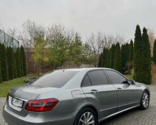 Сірий Мерседес Е-Клас, об'ємом двигуна 3 л та пробігом 302 тис. км за 15700 $, фото 2 на Automoto.ua