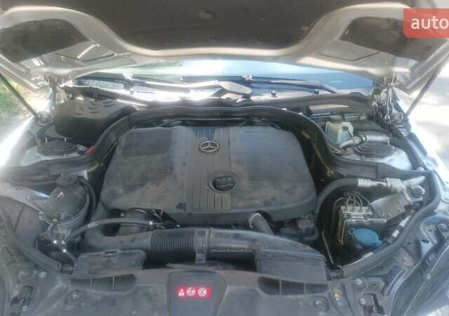 Серый Мерседес Е-Класс, объемом двигателя 2.2 л и пробегом 420 тыс. км за 10800 $, фото 2 на Automoto.ua