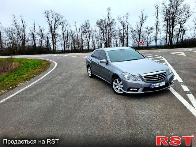 Серый Мерседес Е-Класс, объемом двигателя 2.1 л и пробегом 320 тыс. км за 13600 $, фото 2 на Automoto.ua