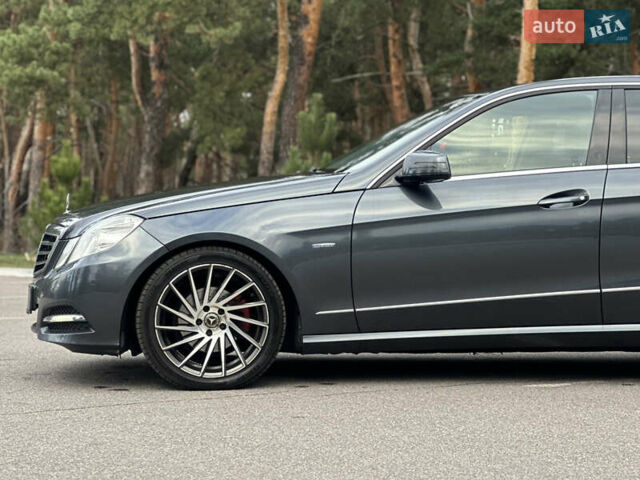 Серый Мерседес Е-Класс, объемом двигателя 2.14 л и пробегом 293 тыс. км за 11500 $, фото 7 на Automoto.ua