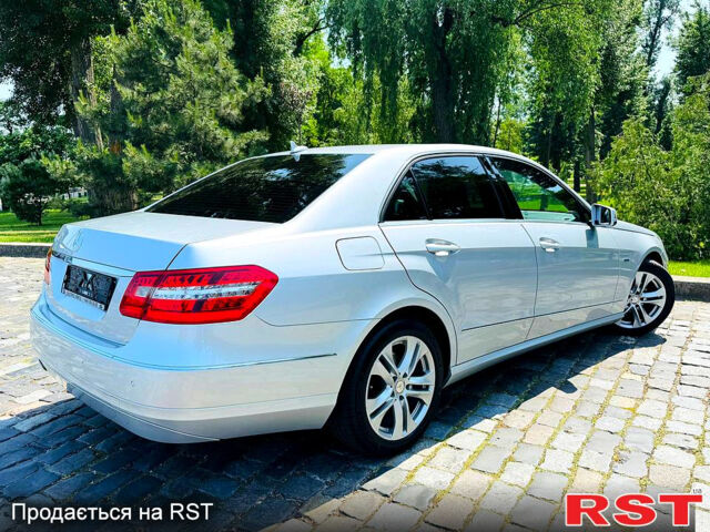 Серый Мерседес Е-Класс, объемом двигателя 1.8 л и пробегом 215 тыс. км за 11999 $, фото 6 на Automoto.ua