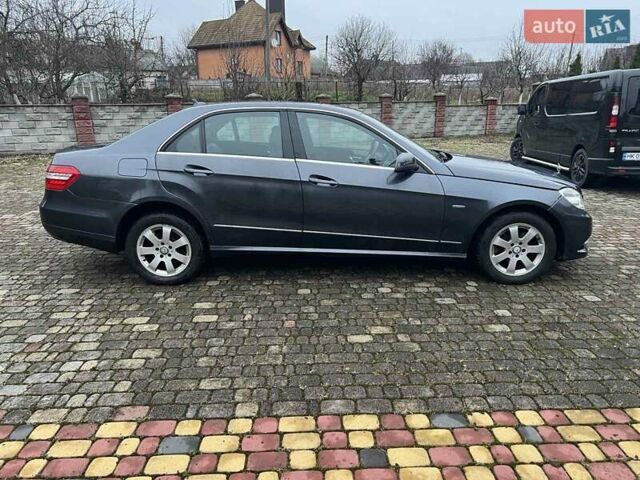 Сірий Мерседес Е-Клас, об'ємом двигуна 2.14 л та пробігом 357 тис. км за 6999 $, фото 2 на Automoto.ua