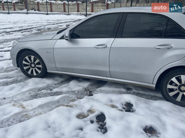 Сірий Мерседес Е-Клас, об'ємом двигуна 2.14 л та пробігом 209 тис. км за 11000 $, фото 11 на Automoto.ua