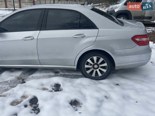 Сірий Мерседес Е-Клас, об'ємом двигуна 2.14 л та пробігом 209 тис. км за 11000 $, фото 7 на Automoto.ua