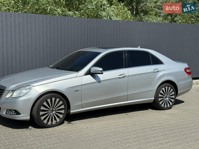 Серый Мерседес Е-Класс, объемом двигателя 2.99 л и пробегом 283 тыс. км за 13500 $, фото 5 на Automoto.ua