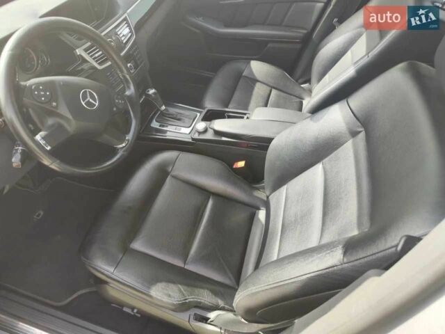 Мерседес Е-Класс 2011 в Буче на Automoto.ua Серый Мерседес Е-Класс, объемом двигателя 2.1 л и пробегом 326 тыс. км за 1000 $, фото 2 на Automoto.ua