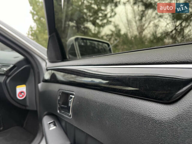 Серый Мерседес Е-Класс, объемом двигателя 2.2 л и пробегом 288 тыс. км за 11550 $, фото 10 на Automoto.ua