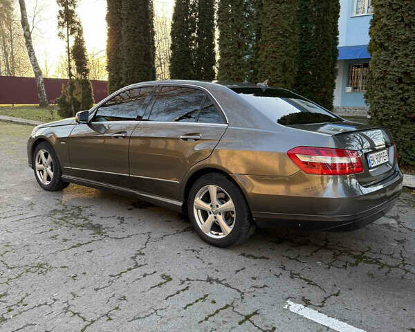 Сірий Мерседес Е-Клас, об'ємом двигуна 2.14 л та пробігом 385 тис. км за 10500 $, фото 7 на Automoto.ua