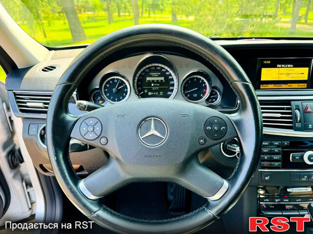 Серый Мерседес Е-Класс, объемом двигателя 1.8 л и пробегом 215 тыс. км за 11999 $, фото 7 на Automoto.ua