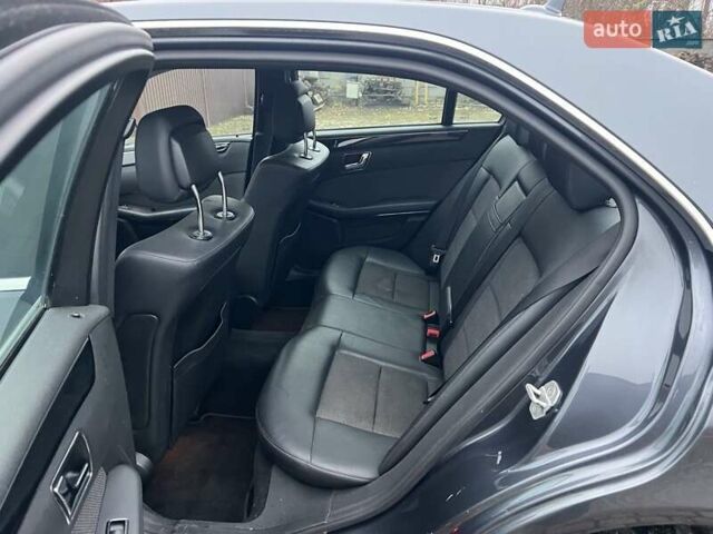 Сірий Мерседес Е-Клас, об'ємом двигуна 2.14 л та пробігом 357 тис. км за 6999 $, фото 16 на Automoto.ua