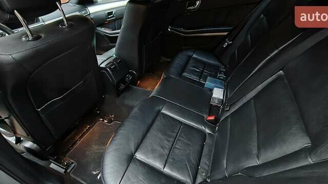 Серый Мерседес Е-Класс, объемом двигателя 2.2 л и пробегом 300 тыс. км за 11000 $, фото 6 на Automoto.ua