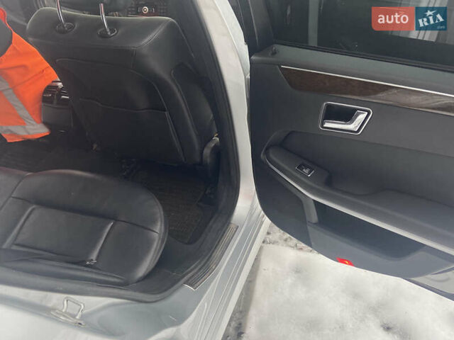 Сірий Мерседес Е-Клас, об'ємом двигуна 2.14 л та пробігом 209 тис. км за 11000 $, фото 4 на Automoto.ua