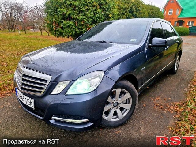 Серый Мерседес Е-Класс, объемом двигателя 2.1 л и пробегом 203 тыс. км за 11800 $, фото 3 на Automoto.ua