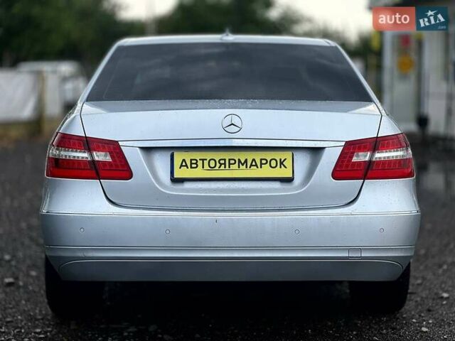 Мерседес Е-Класс 2011 в Ужгороде на Automoto.ua Серый Мерседес Е-Класс, объемом двигателя 2.14 л и пробегом 271 тыс. км за 11190 $, фото 4 на Automoto.ua
