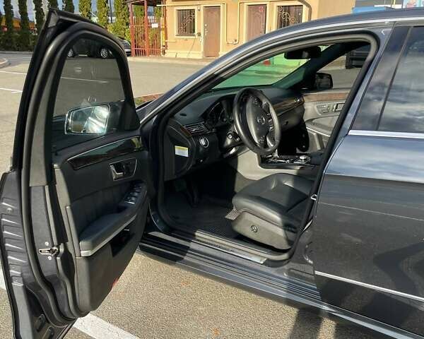 Серый Мерседес Е-Класс, объемом двигателя 2.99 л и пробегом 297 тыс. км за 15700 $, фото 8 на Automoto.ua