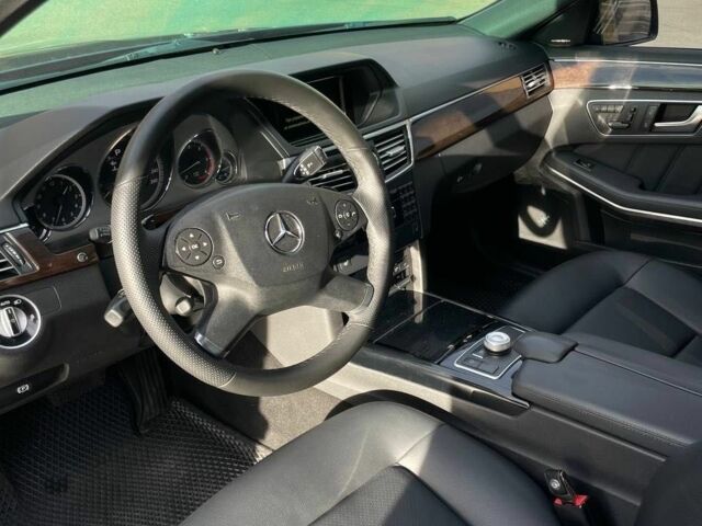 Серый Мерседес Е-Класс, объемом двигателя 3 л и пробегом 304 тыс. км за 15200 $, фото 8 на Automoto.ua