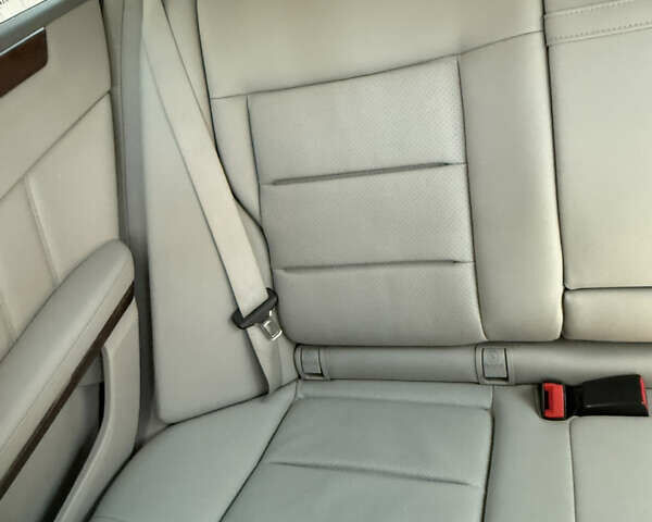 Серый Мерседес Е-Класс, объемом двигателя 2.99 л и пробегом 283 тыс. км за 13500 $, фото 18 на Automoto.ua