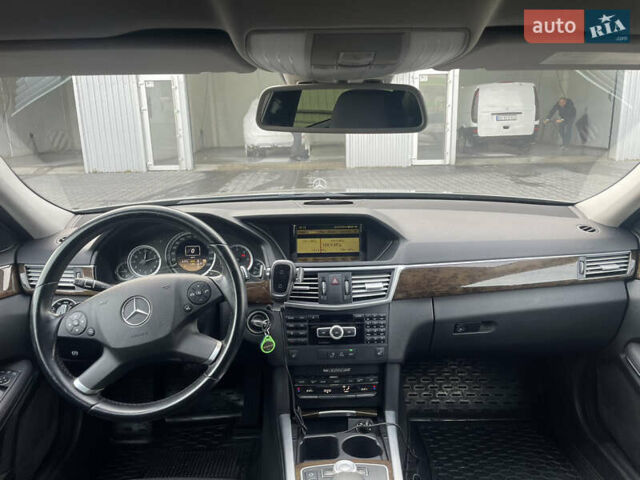 Серый Мерседес Е-Класс, объемом двигателя 2.14 л и пробегом 289 тыс. км за 16999 $, фото 8 на Automoto.ua