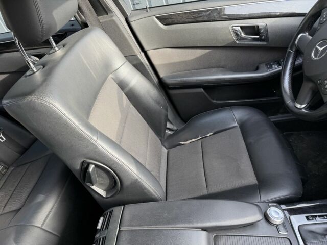 Сірий Мерседес Е-Клас, об'ємом двигуна 2.1 л та пробігом 150 тис. км за 1188 $, фото 3 на Automoto.ua