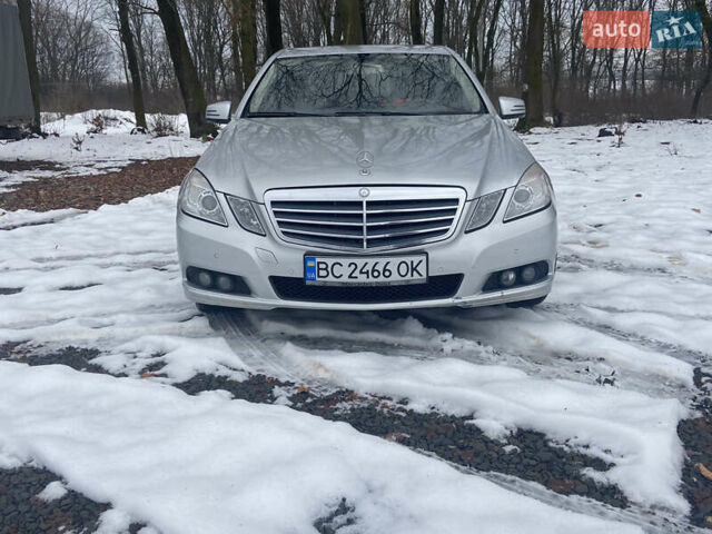 Сірий Мерседес Е-Клас, об'ємом двигуна 2.14 л та пробігом 209 тис. км за 11000 $, фото 17 на Automoto.ua