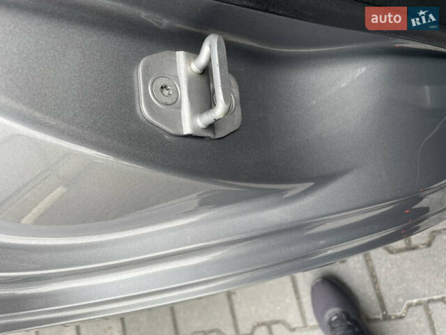 Серый Мерседес Е-Класс, объемом двигателя 2.14 л и пробегом 289 тыс. км за 16999 $, фото 26 на Automoto.ua