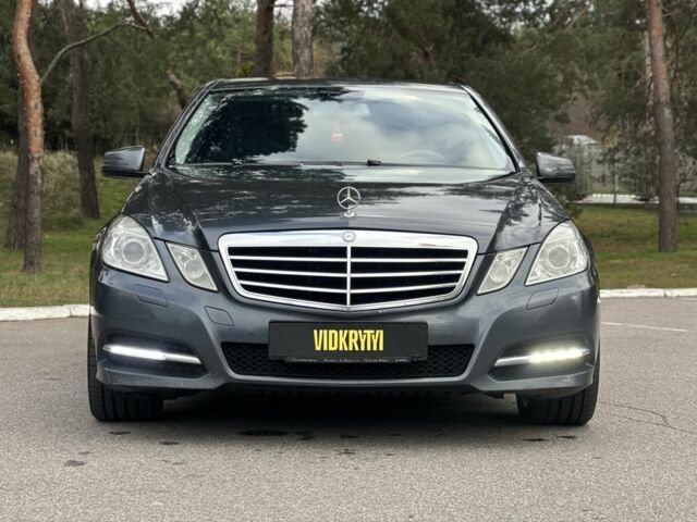 Сірий Мерседес Е-Клас, об'ємом двигуна 2.1 л та пробігом 293 тис. км за 11500 $, фото 1 на Automoto.ua