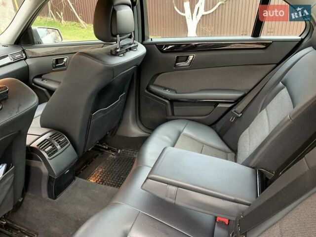 Серый Мерседес Е-Класс, объемом двигателя 2.1 л и пробегом 294 тыс. км за 14500 $, фото 25 на Automoto.ua