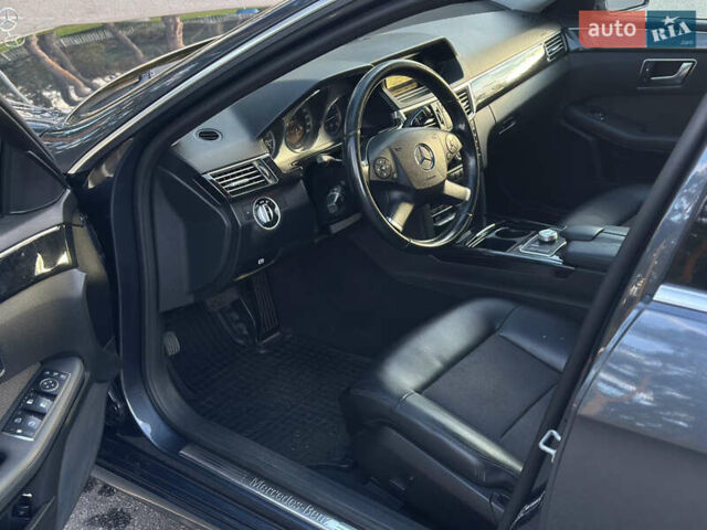 Серый Мерседес Е-Класс, объемом двигателя 2.14 л и пробегом 293 тыс. км за 11500 $, фото 29 на Automoto.ua