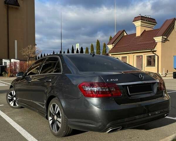 Сірий Мерседес Е-Клас, об'ємом двигуна 2.99 л та пробігом 304 тис. км за 15700 $, фото 4 на Automoto.ua