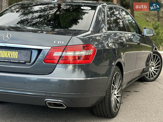 Серый Мерседес Е-Класс, объемом двигателя 2.14 л и пробегом 293 тыс. км за 11500 $, фото 13 на Automoto.ua