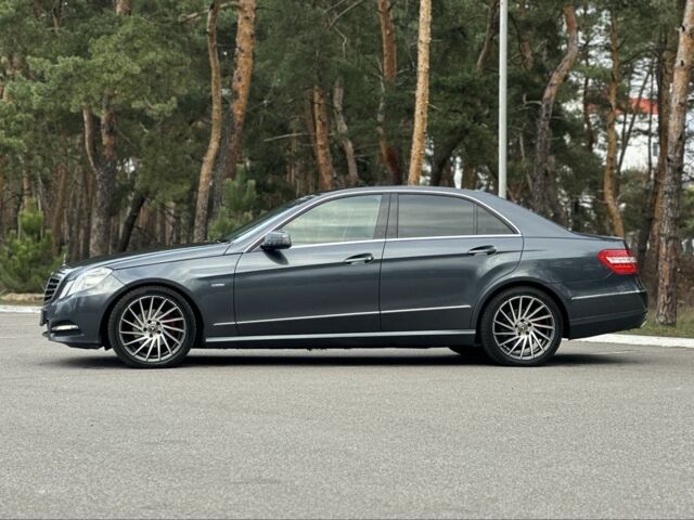 Сірий Мерседес Е-Клас, об'ємом двигуна 2.1 л та пробігом 293 тис. км за 11500 $, фото 5 на Automoto.ua