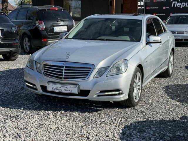 Серый Мерседес Е-Класс, объемом двигателя 1.8 л и пробегом 211 тыс. км за 12000 $, фото 1 на Automoto.ua