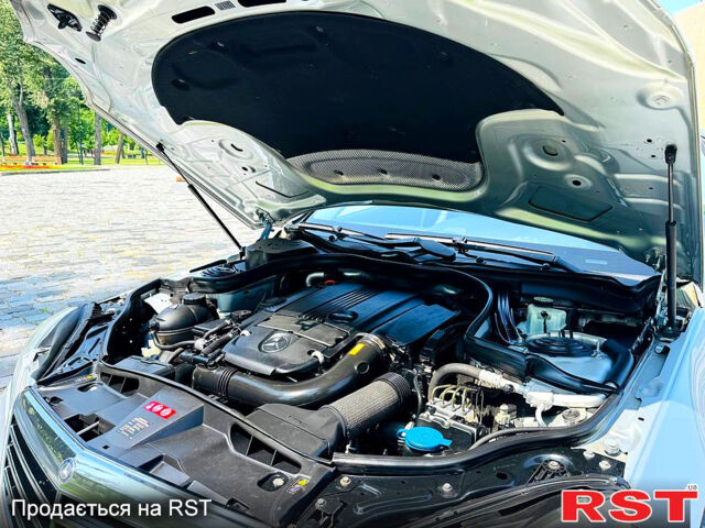 Серый Мерседес Е-Класс, объемом двигателя 1.8 л и пробегом 215 тыс. км за 11999 $, фото 12 на Automoto.ua