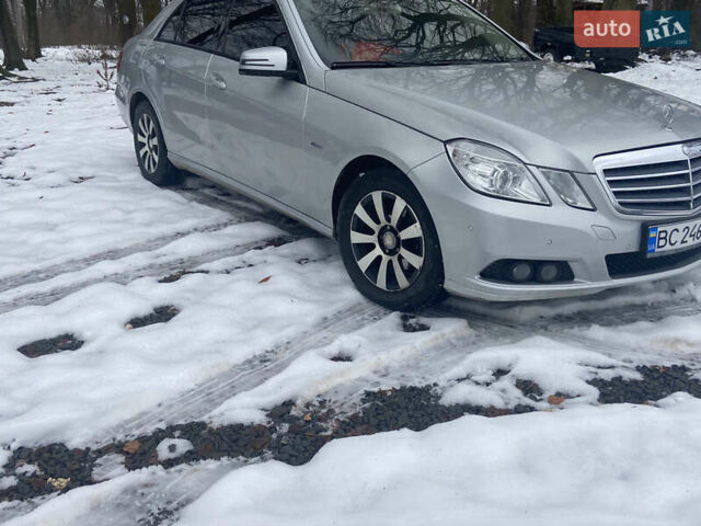 Сірий Мерседес Е-Клас, об'ємом двигуна 2.14 л та пробігом 209 тис. км за 11000 $, фото 18 на Automoto.ua