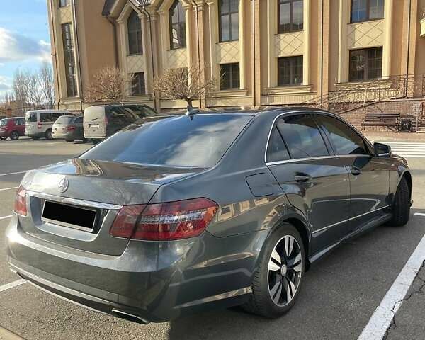 Сірий Мерседес Е-Клас, об'ємом двигуна 2.99 л та пробігом 304 тис. км за 15700 $, фото 3 на Automoto.ua