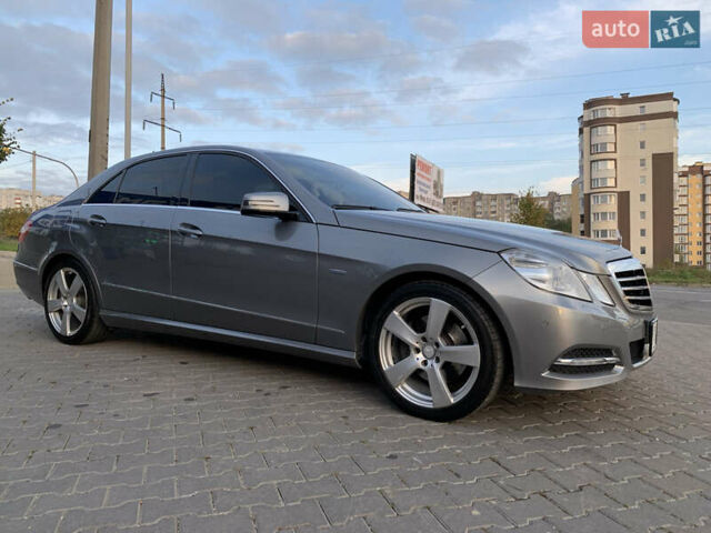 Мерседес Е-Класс 2011 в Хмельницком на Automoto.ua Серый Мерседес Е-Класс, объемом двигателя 2.14 л и пробегом 300 тыс. км за 15950 $, фото 8 на Automoto.ua