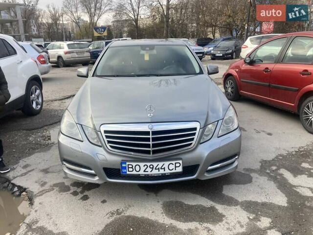 Серый Мерседес Е-Класс, объемом двигателя 2.1 л и пробегом 390 тыс. км за 11500 $, фото 1 на Automoto.ua
