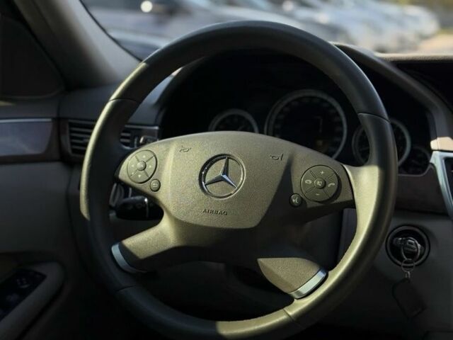 Серый Мерседес Е-Класс, объемом двигателя 1.8 л и пробегом 211 тыс. км за 12000 $, фото 9 на Automoto.ua