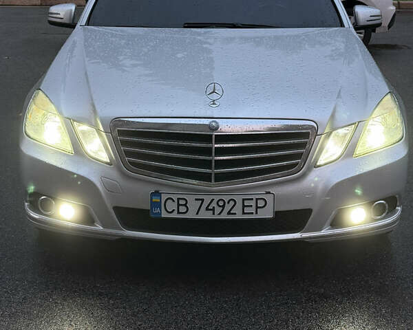 Серый Мерседес Е-Класс, объемом двигателя 2.99 л и пробегом 283 тыс. км за 13500 $, фото 20 на Automoto.ua